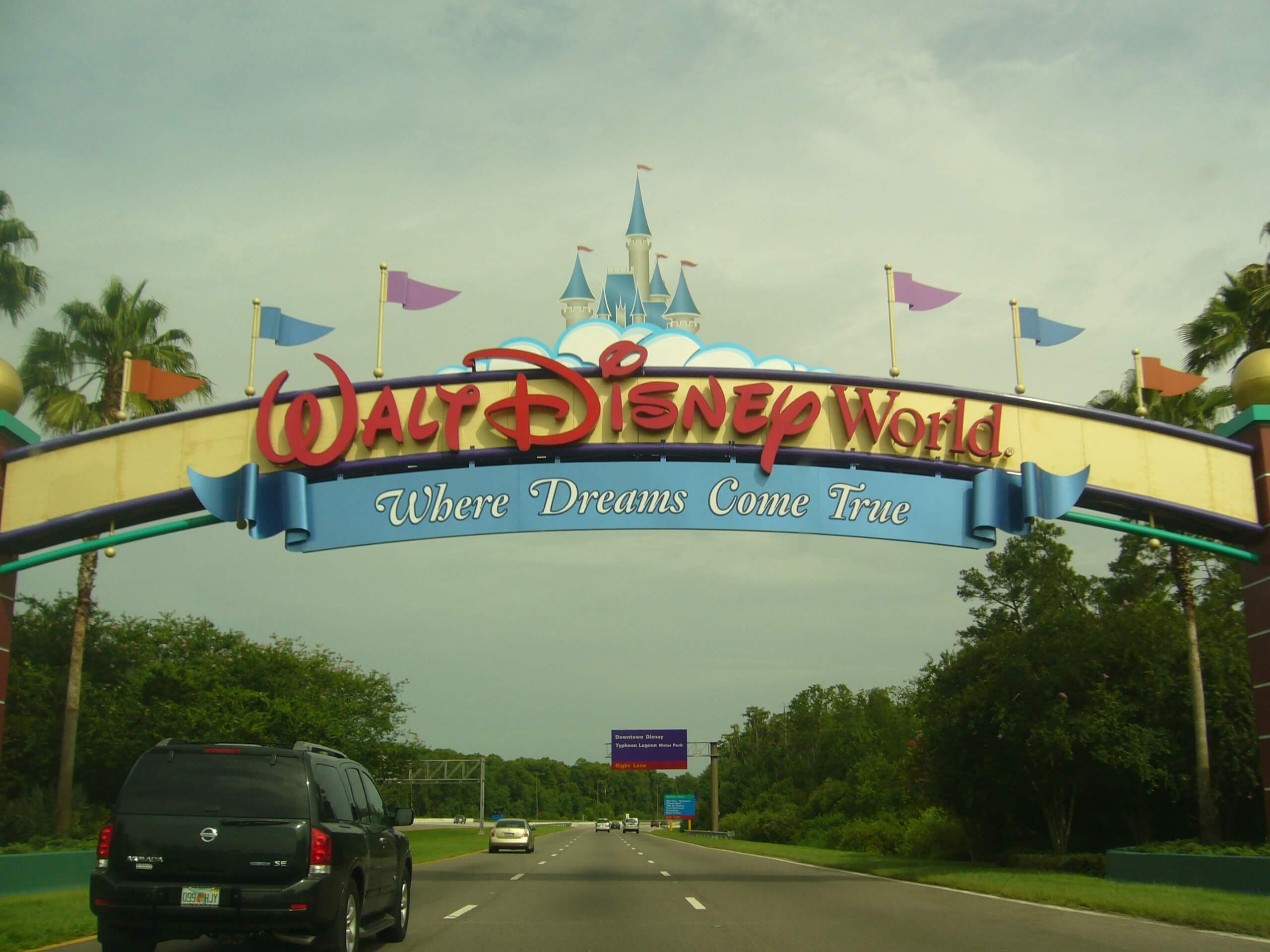 HOW TO SURVIVE… THEME PARKS!