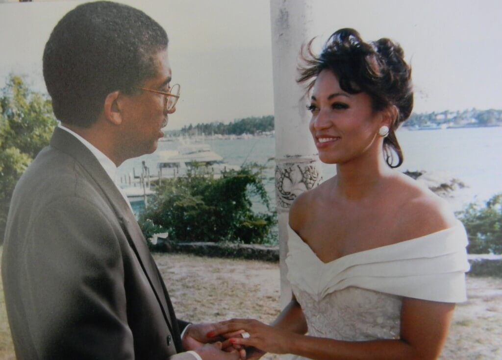 Barbara Roupp The Story of Us: Happy Anniversary Buff! : Good Enough Mother