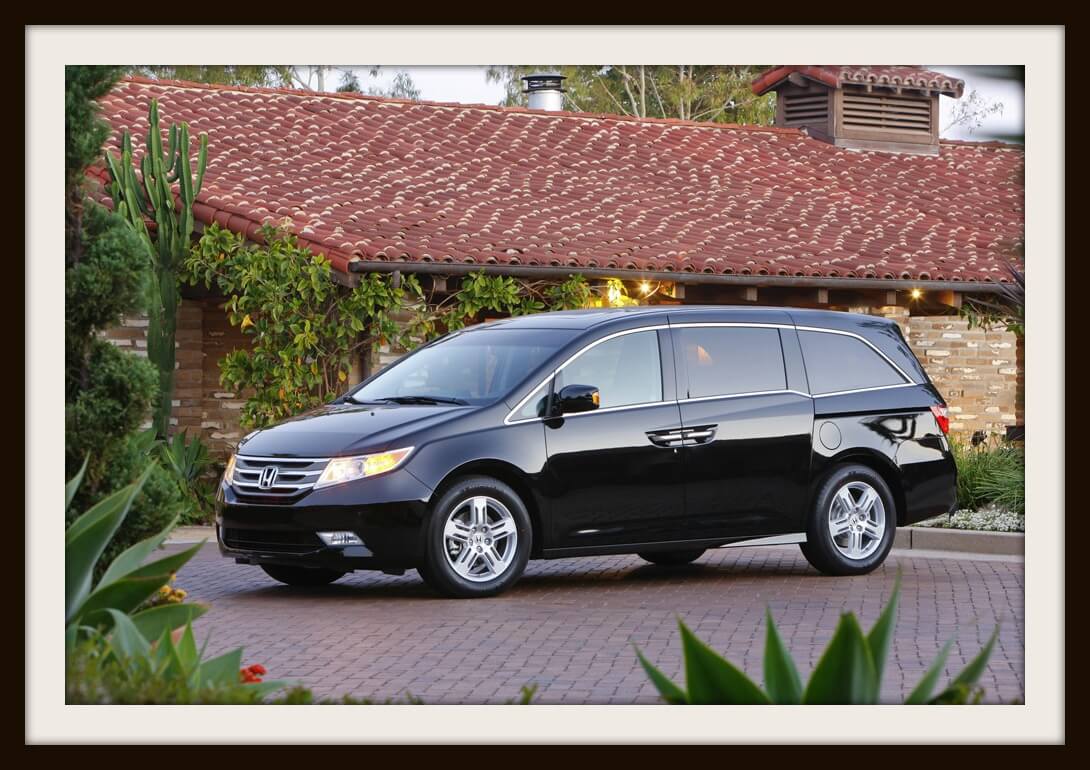 Guest Posting: Looking To Get Away? The 5 Best Cars For The Perfect Family Road Trip