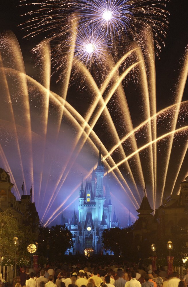 Pixie Dust Central: 5 Ways To Stay Current With Disney Parks In The New Year