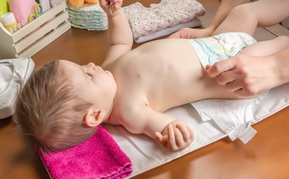 Bringing Up Baby: The Diaper Question.. Cloth or Disposable?