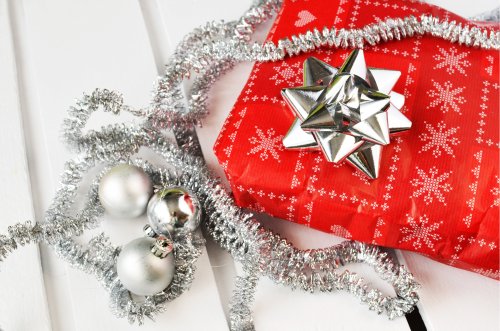 The Holidays Are Coming! 5 Green, Budget-Friendly Solutions For Gift-Wrapping Woes